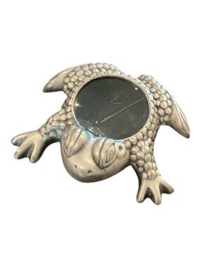 BOMBAY Magnifying Glass Frog Shaped Pewter with Figurine Paperweight 4" x 4"